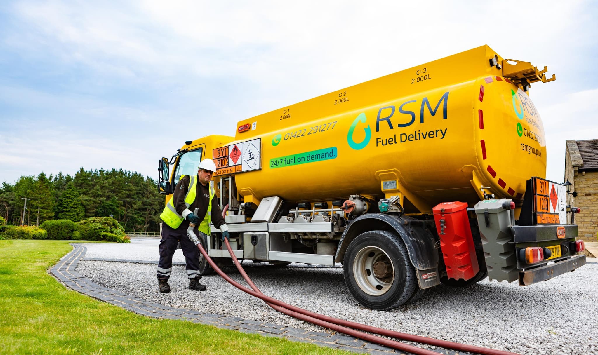 Mobile Fuel Drain Specialists: Keeping UK Drivers Safe and Moving