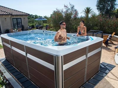 Whirlpool kaufen mit professioneller Montage oder Selbstmontage