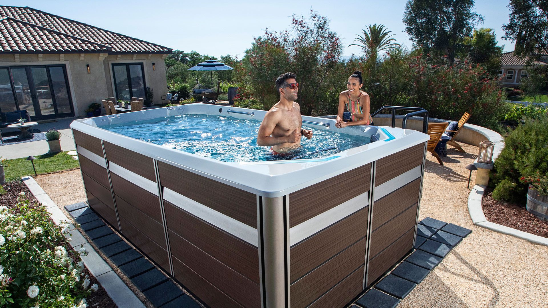 Whirlpool kaufen mit professioneller Montage oder Selbstmontage